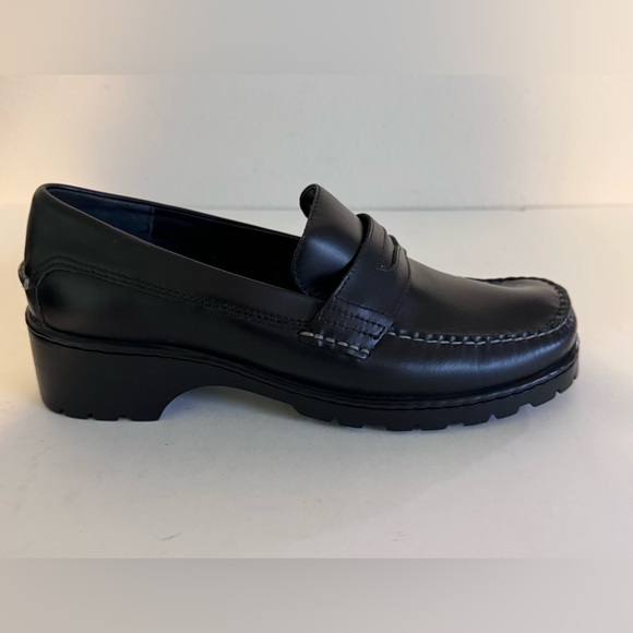 Bass Women’s Black platform Leather Penny Loafers Lug Soles Size 8M - Picture 3 of 7